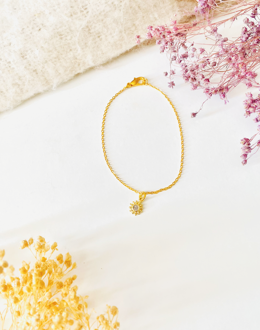 Shining sun - minimalist gold bracelet